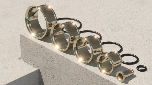 SINGLE FLARE EAR TUNNEL WITH O-RING - 9ct & 14ct White Gold